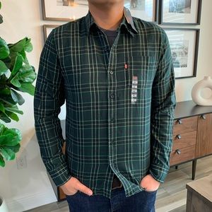 *NEW* Levi’s Long Sleeved Button Up - Flannel